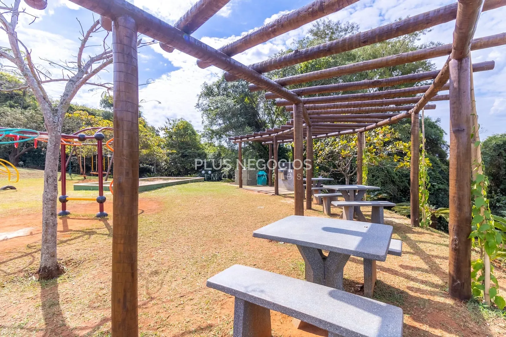 Casa, 4 quartos, 245 m² - Foto 44