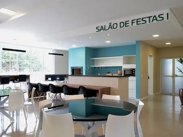 Casa 4 quartos e 4 banheiros, à venda, no bairro Santa Cândida em Curitiba