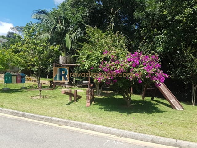 Terreno com 360m², à venda, no bairro Vila Omízollo em Louveira