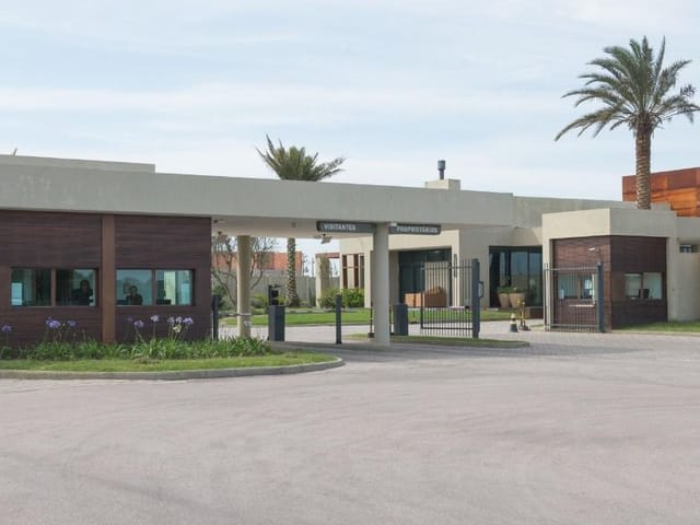Terreno com 390m², à venda, no bairro Laranjal em Pelotas