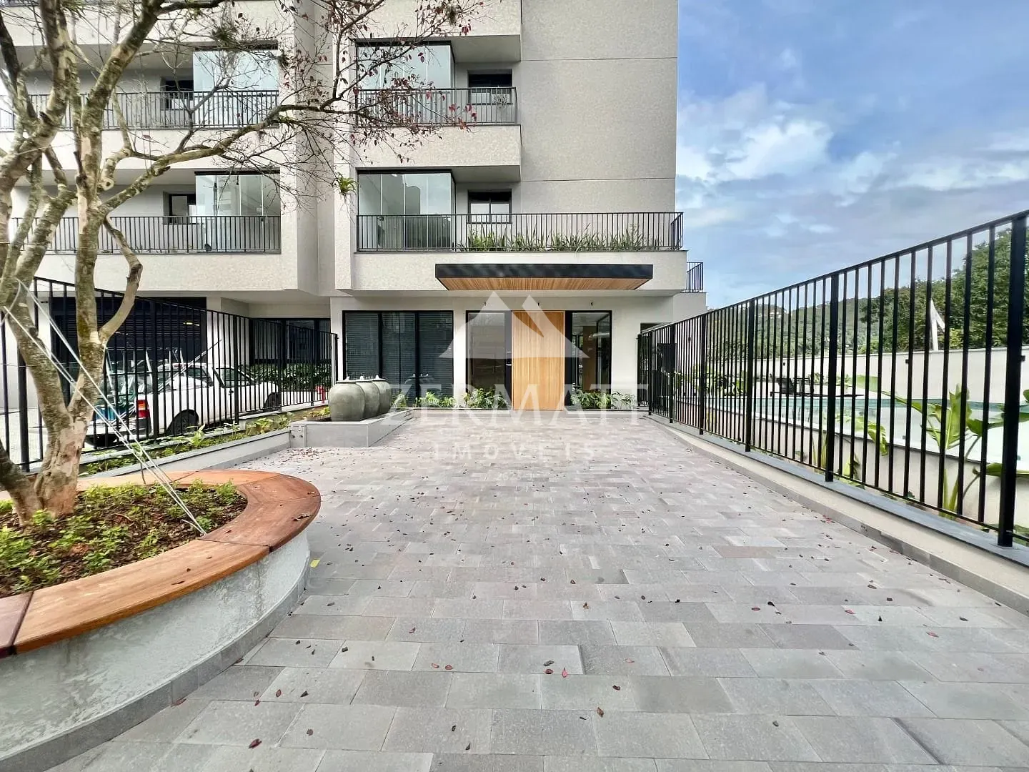 3 Suítes + Churrasqueira a Carvão | Apartamento Novo Próximo ao Jardim Blumenau — foto 3