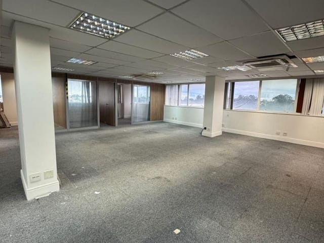 Andar corporativo com 240m², para alugar, no bairro Granja dos Cavaleiros em Macaé