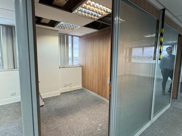 Andar corporativo com 240m², para alugar, no bairro Granja dos Cavaleiros em Macaé