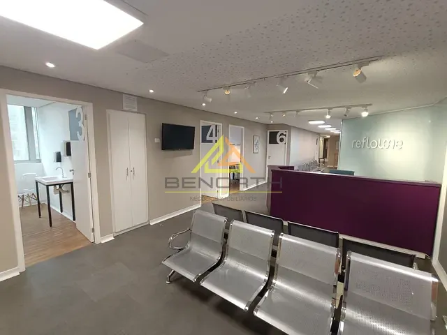 Andar corporativo com 380m², para alugar, no bairro República em São Paulo
