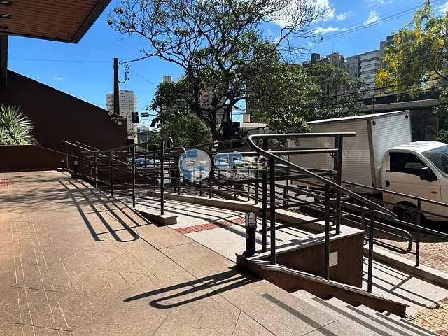 Andar corporativo com 765m², para alugar, no bairro Centro em Londrina