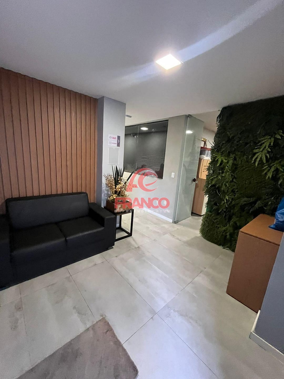 Sala-Conjunto, 350 m² - Foto 1