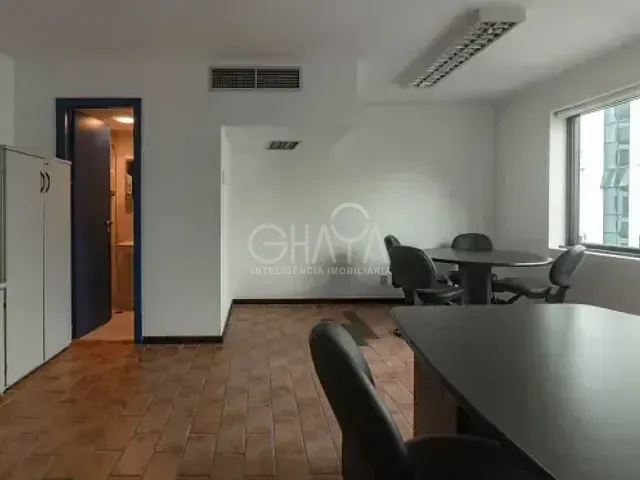 Sala à venda, no bairro Moema em São Paulo