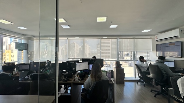 Andar corporativo à venda, no bairro Gleba Fazenda Palhano em Londrina