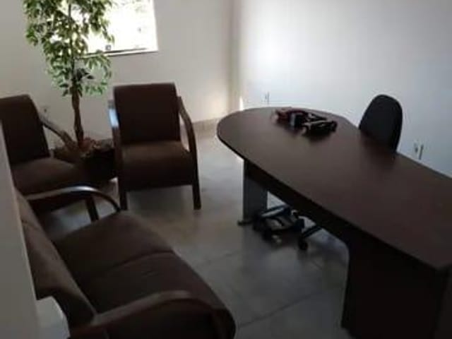 Foto do Andar corporativo - Alugue Sobre Loja no melhor ponto da avenida Waldomiro Lobo, bairro Guarani. A avenida mais movimentada da região, com vários bancos e lojas âncoras. | REALLE SOLUÇÕES IMOBILIÁRIAS INTEGRADAS