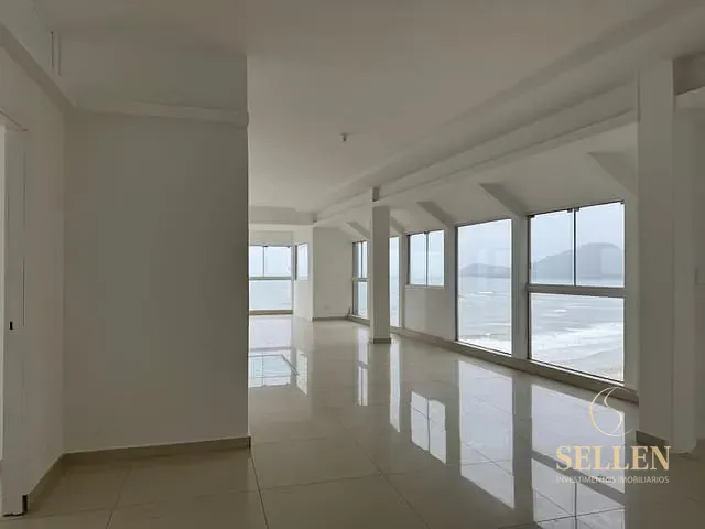 Andar corporativo com 555m², para alugar, no bairro Centro em Balneário Camboriú