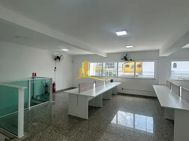 Andar corporativo com 150m², para alugar, no bairro Vila Carmosina em São Paulo
