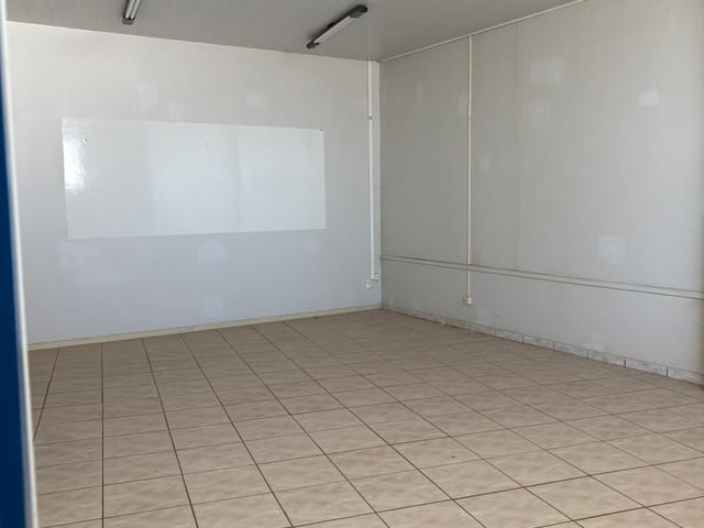 Andar corporativo com 1600m², para alugar, no bairro Centro em Londrina