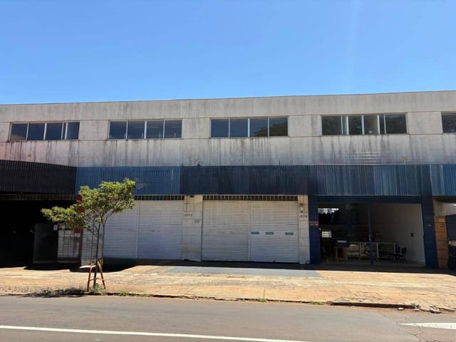 Andar corporativo com 1600m², para alugar, no bairro Centro em Londrina