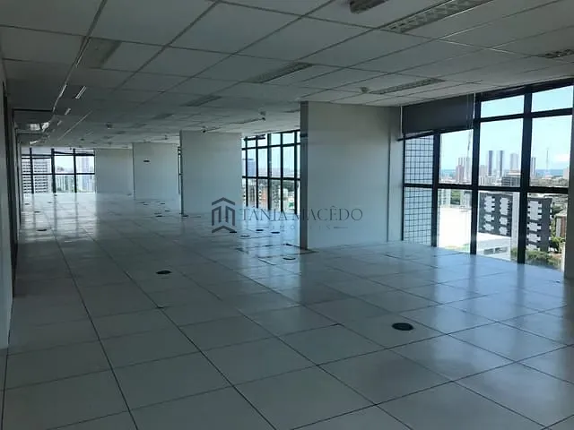 Andar corporativo com 250m², à venda ou para alugar, no bairro Boa Vista em Avenida Lins Petit