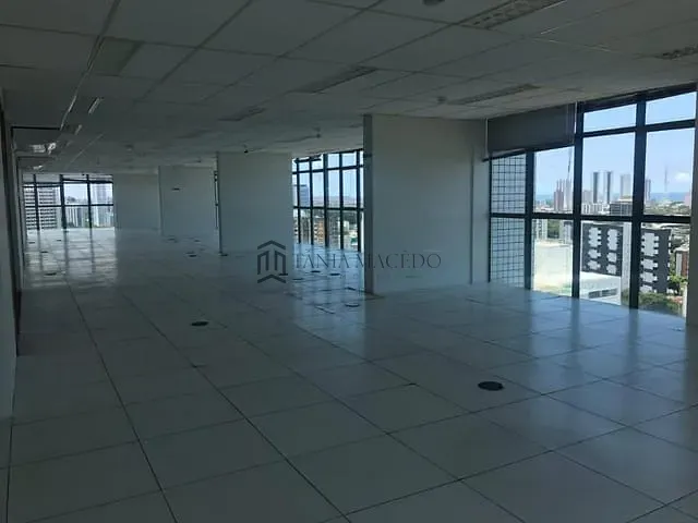 Andar corporativo com 250m², à venda ou para alugar, no bairro Boa Vista em Avenida Lins Petit