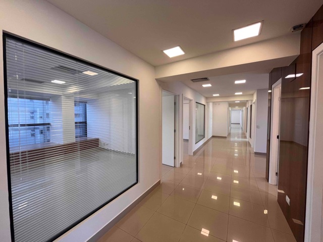 Foto do Andar corporativo - Edificio comercial Genève - Andar inteiro para Venda e Locação, Gleba Fazenda Palhano, Londrina, PR | Venna Imóveis