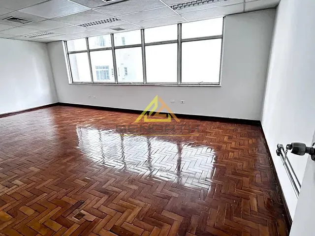 Andar corporativo com 328m², para alugar, no bairro Consolação em São Paulo