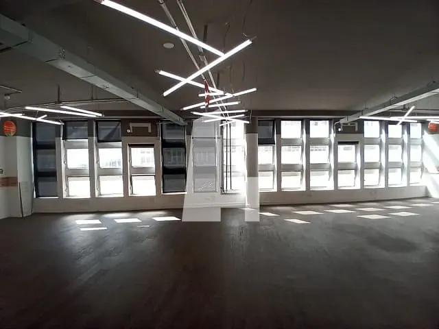 Andar corporativo com 324m², para alugar, no bairro República em São Paulo