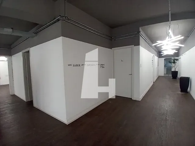 Andar corporativo com 324m², para alugar, no bairro República em São Paulo
