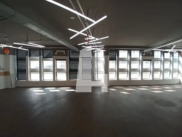 Andar corporativo com 324m², para alugar, no bairro República em São Paulo