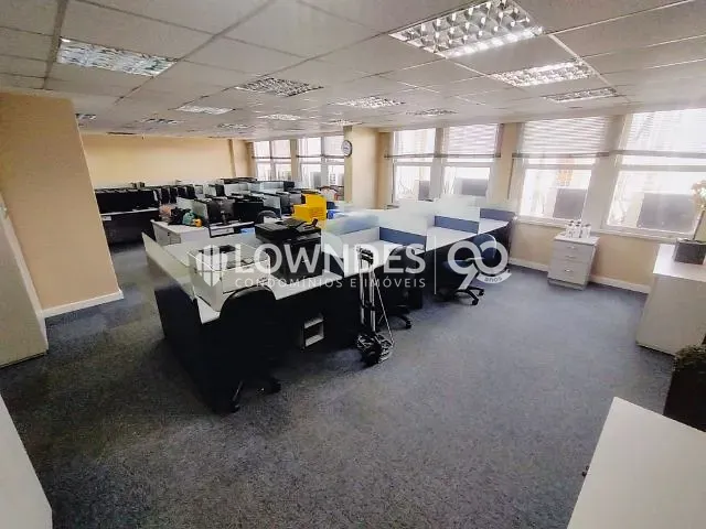 Andar corporativo 1 quarto e 5 banheiros, à venda, no bairro Centro em Rio de Janeiro