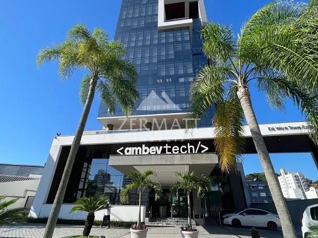 Andar corporativo com 403m², para alugar, no bairro Vila Nova em Blumenau
