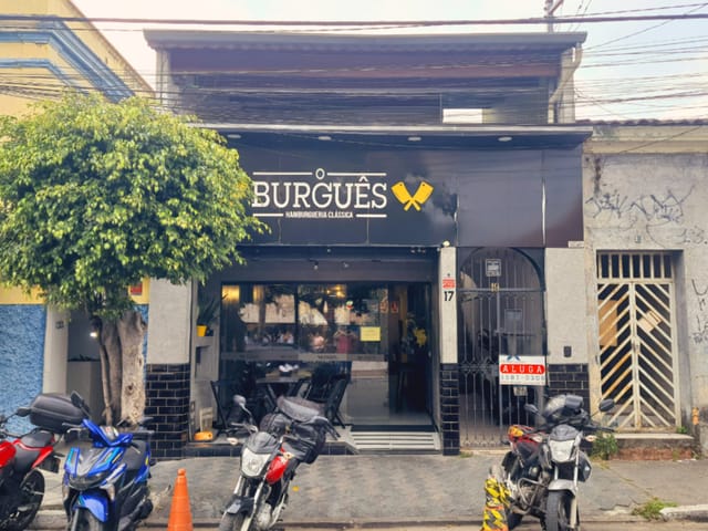 Locação de meio andar comercial no Largo da Matriz Velha