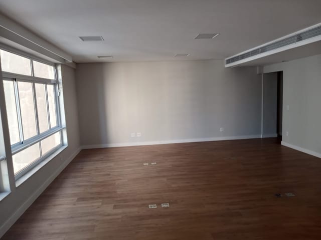 Conjunto comercial à venda, no bairro Centro em São Paulo