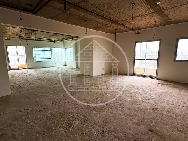 Andar corporativo com 160m², para alugar, no bairro Real Parque em São Paulo