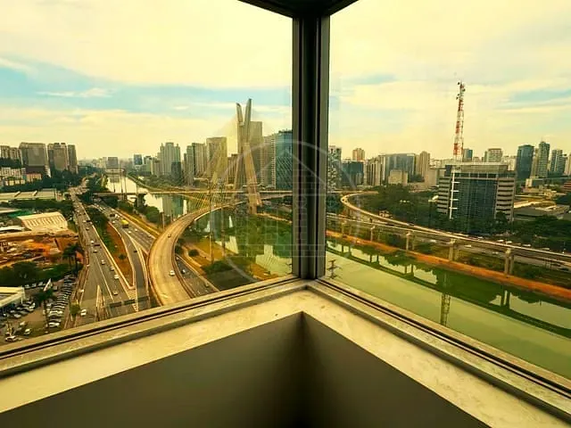 Andar corporativo com 160m², para alugar, no bairro Real Parque em São Paulo