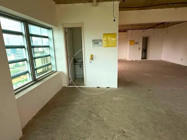 Andar corporativo com 160m², para alugar, no bairro Real Parque em São Paulo