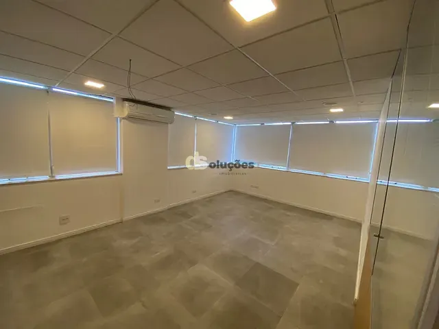 Conjunto comercial à venda, no bairro Cerqueira César em São Paulo