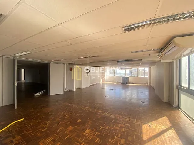 Andar corporativo para alugar, no bairro Centro Histórico em Porto Alegre