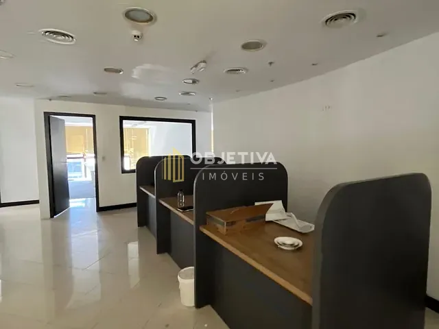 Andar corporativo para alugar, no bairro Centro Histórico em Porto Alegre