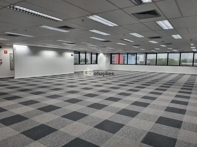 Andar corporativo à venda ou para alugar, no bairro Pinheiros em São Paulo