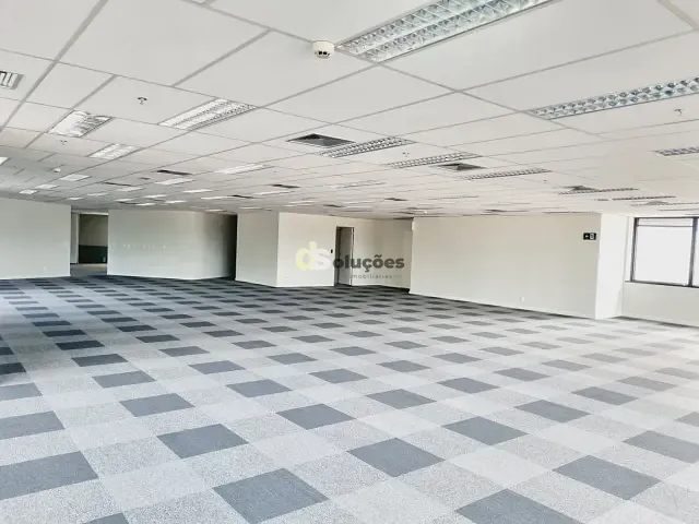 Andar corporativo à venda ou para alugar, no bairro Pinheiros em São Paulo