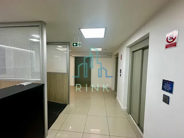 Andar corporativo à venda, no bairro Centro em Niterói