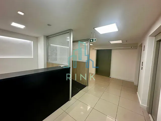Andar corporativo à venda, no bairro Centro em Niterói