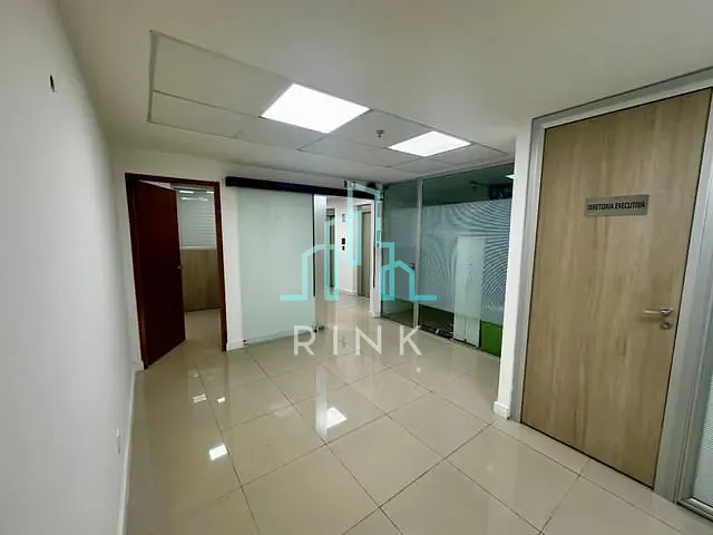Andar corporativo à venda, no bairro Centro em Niterói