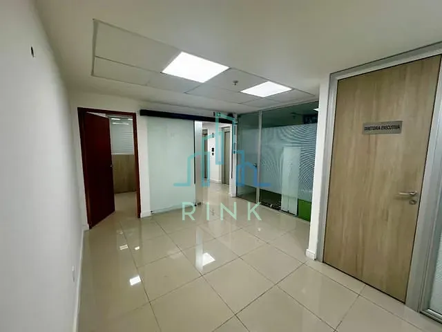 Andar corporativo à venda, no bairro Centro em Niterói
