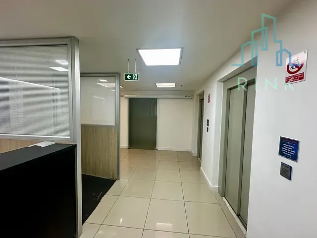 Andar corporativo à venda, no bairro Centro em Niterói