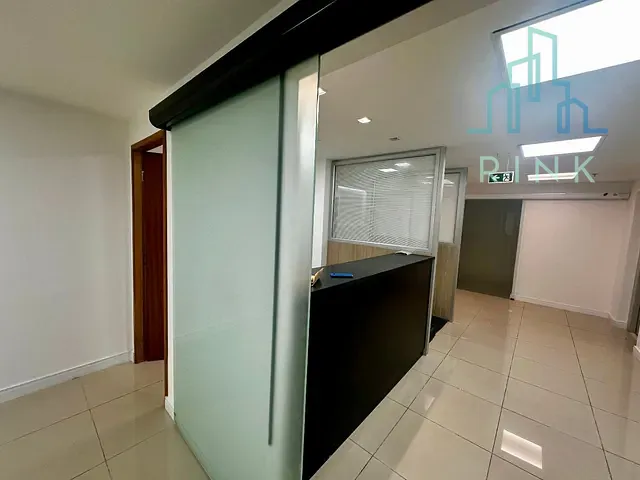 Andar corporativo à venda, no bairro Centro em Niterói