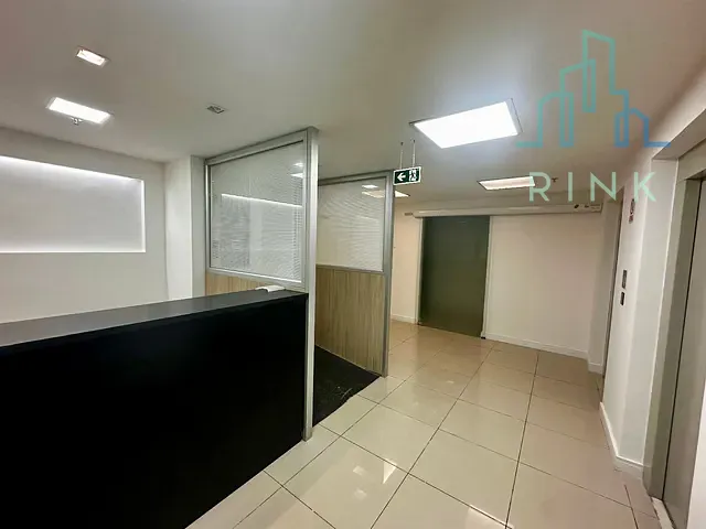 Andar corporativo à venda, no bairro Centro em Niterói