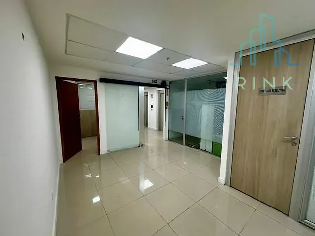 Andar corporativo à venda, no bairro Centro em Niterói