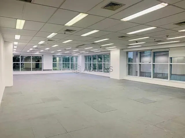 Andar corporativo para alugar, no bairro Vila Nova Conceição em São Paulo