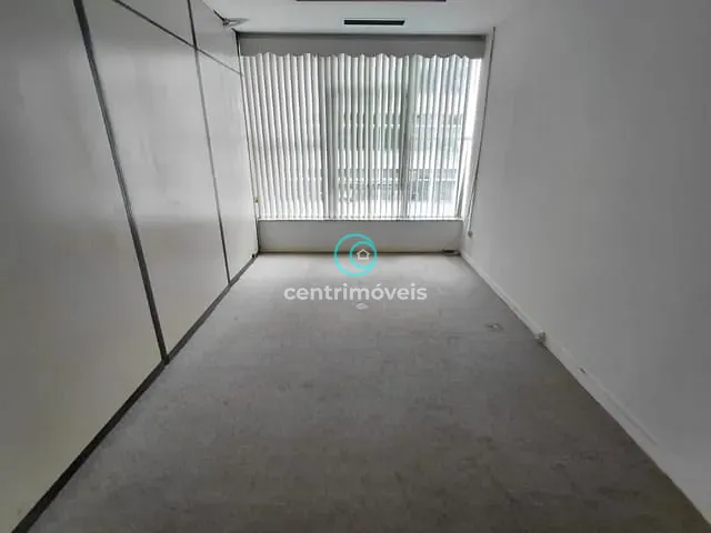 Andar corporativo com 345m², para alugar, no bairro Centro em Rio de Janeiro
