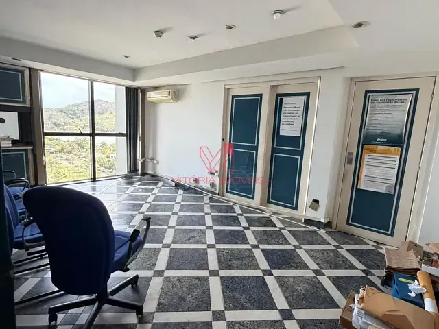 Andar corporativo para alugar, no bairro Enseada do Suá em Vitória