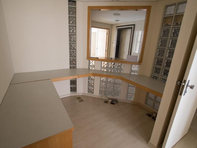 Andar corporativo com 350m², à venda ou para alugar, no bairro Bela Vista em São Paulo