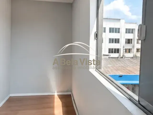 Prédio com 175m², para alugar, no bairro Parque Santa Teresa em Carapicuíba