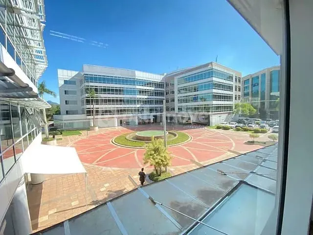 Andar corporativo com 540m², para alugar, no bairro Jacarepaguá em Rio de Janeiro